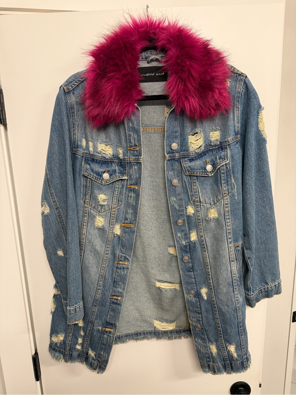 Faux-Fur Collar Distressed Denim Jacket